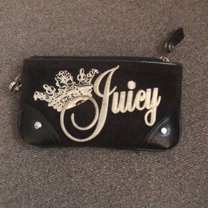 Juicy wristlet